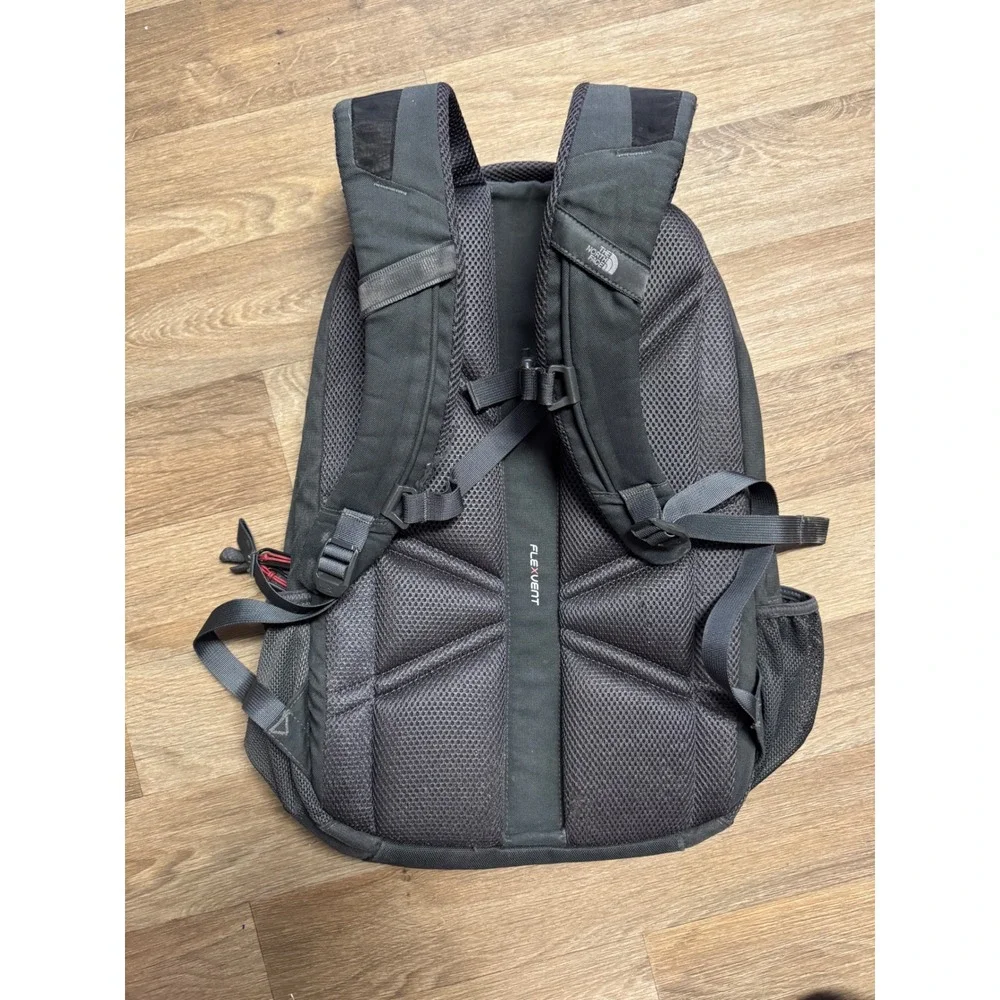 The North Face Pivoter Backpack Gray Red FlexVent Laptop Daypack